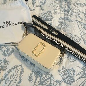 Marc Jacobs Cream Leather Snapshot Crossbody with Branded Strap